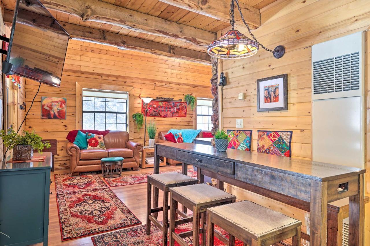 Rustic Duck Creek Village Cabin With Fire Pit! Exterior photo