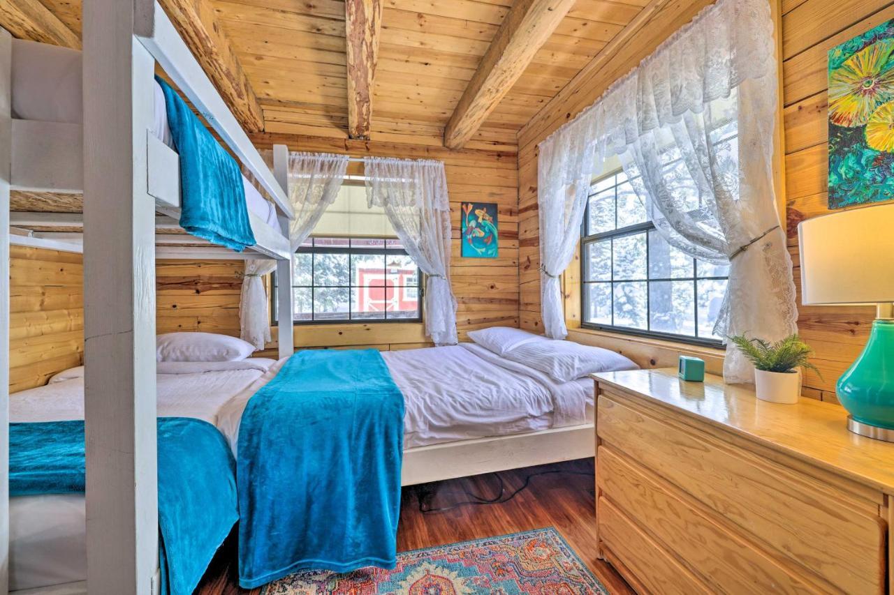 Rustic Duck Creek Village Cabin With Fire Pit! Exterior photo